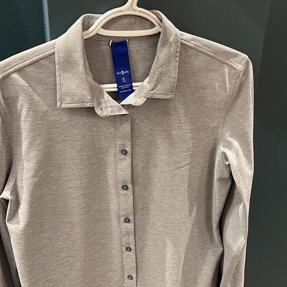 Women’s Kit and Ace Classic Blouse in Grey. - Picture 3 of 3